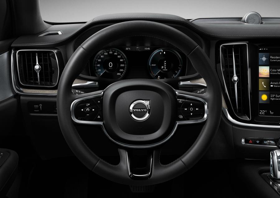 Панель приборов Volvo V60 T5 Cross Country 2018 года  (WW) (фото 6 из 44)
